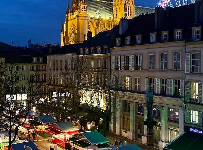 Grand Loft Industriel Avec Vue Cathedrale Centre Lejlighed